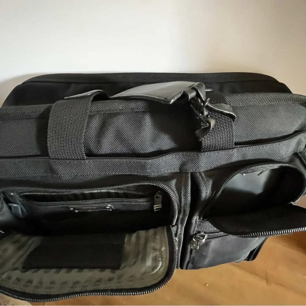 TUMI Black Nylon Compact Alpha 3 Large Laptop Bag Briefcase Expandable